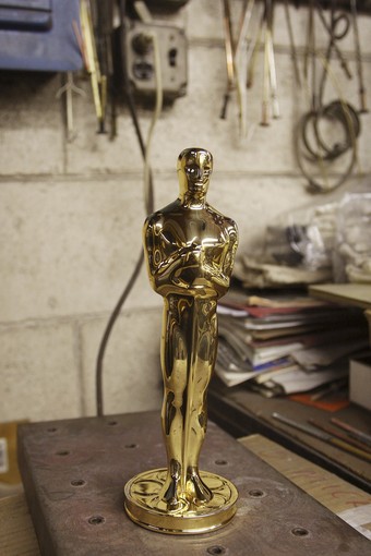 ¿Cómo se fabrican las estatuillas de los premios Oscar?
