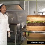 Elaboran una hamburguesa y es la más gigante del mundo