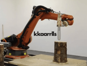 El robot sierra que hace taburetes