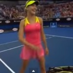 Tenistas del Open de Australia mostrando sus vestidos